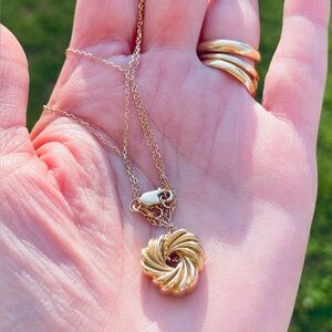 10k Yellow Solid Gold Sculptured Love Knot Pendant 18” Chain Necklace Marked
